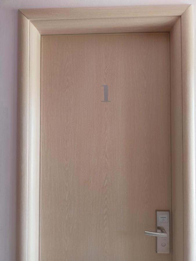 Finikas Rooms Agia Marina  Pokoj fotografie