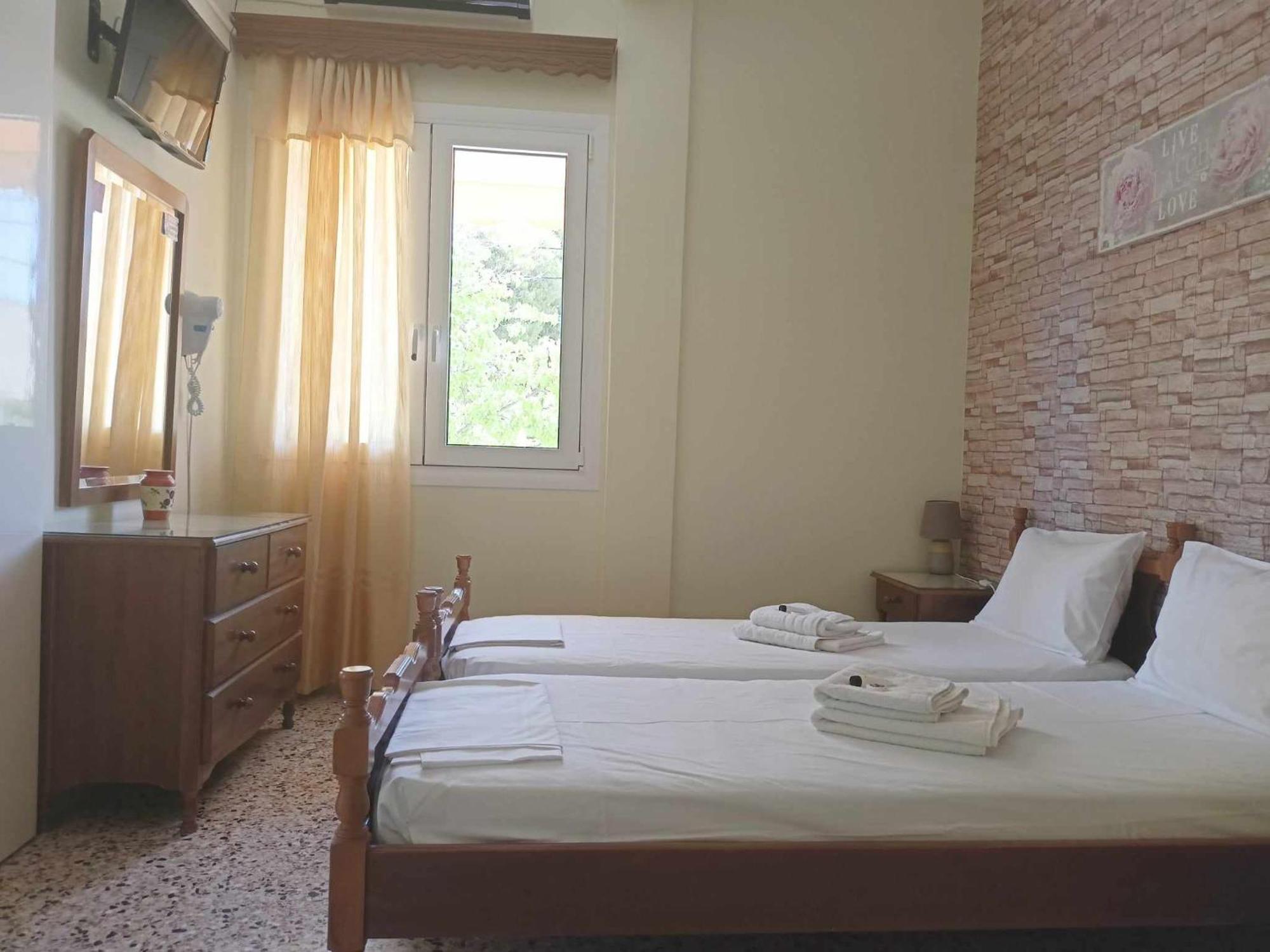 Finikas Rooms Agia Marina  Exteriér fotografie