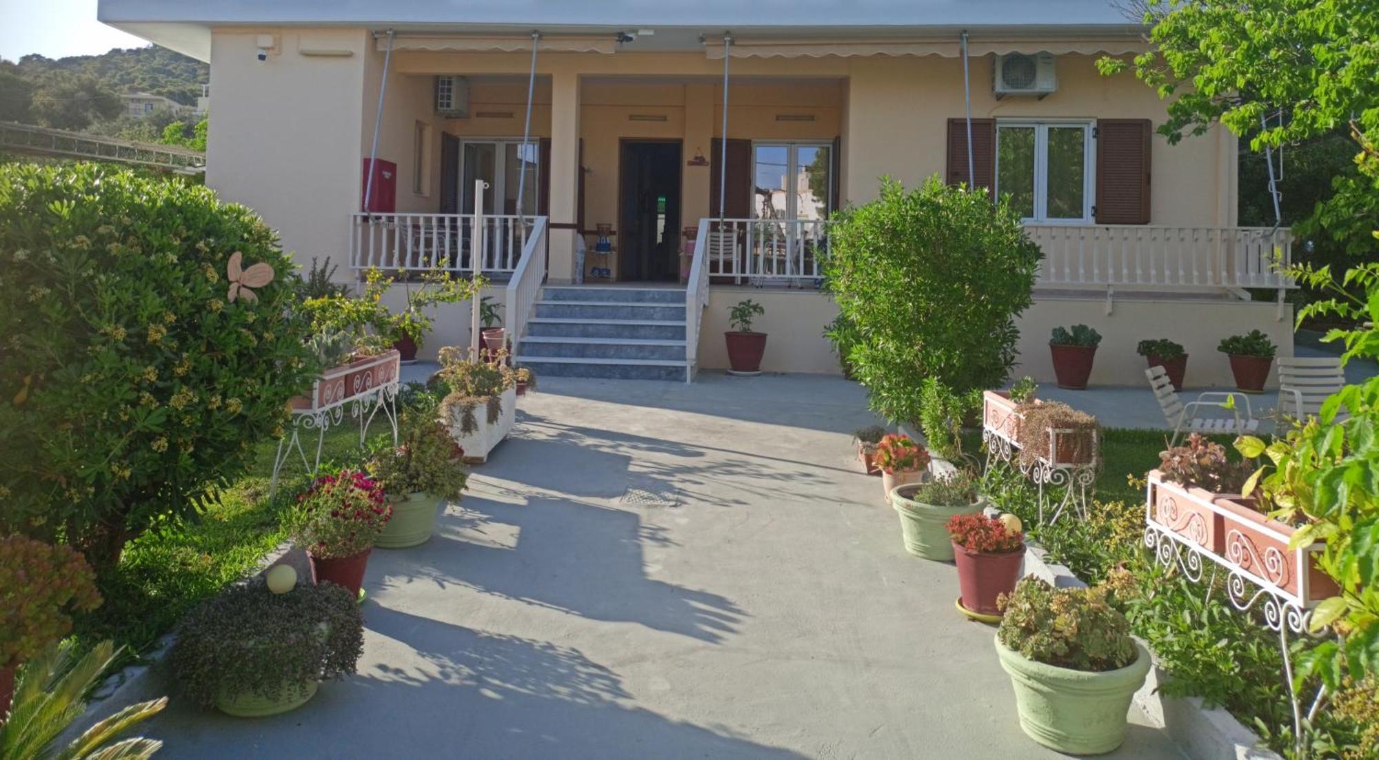 Finikas Rooms Agia Marina  Exteriér fotografie