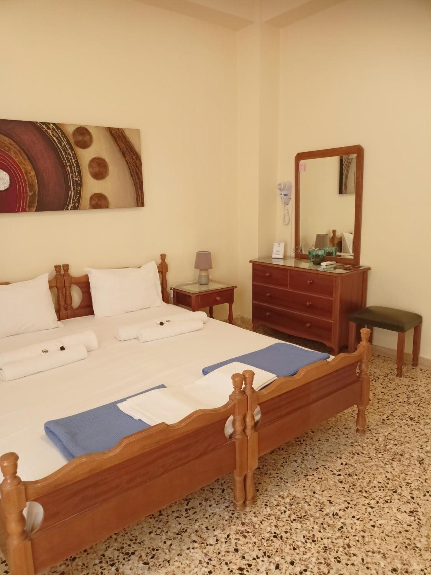 Finikas Rooms Agia Marina  Pokoj fotografie