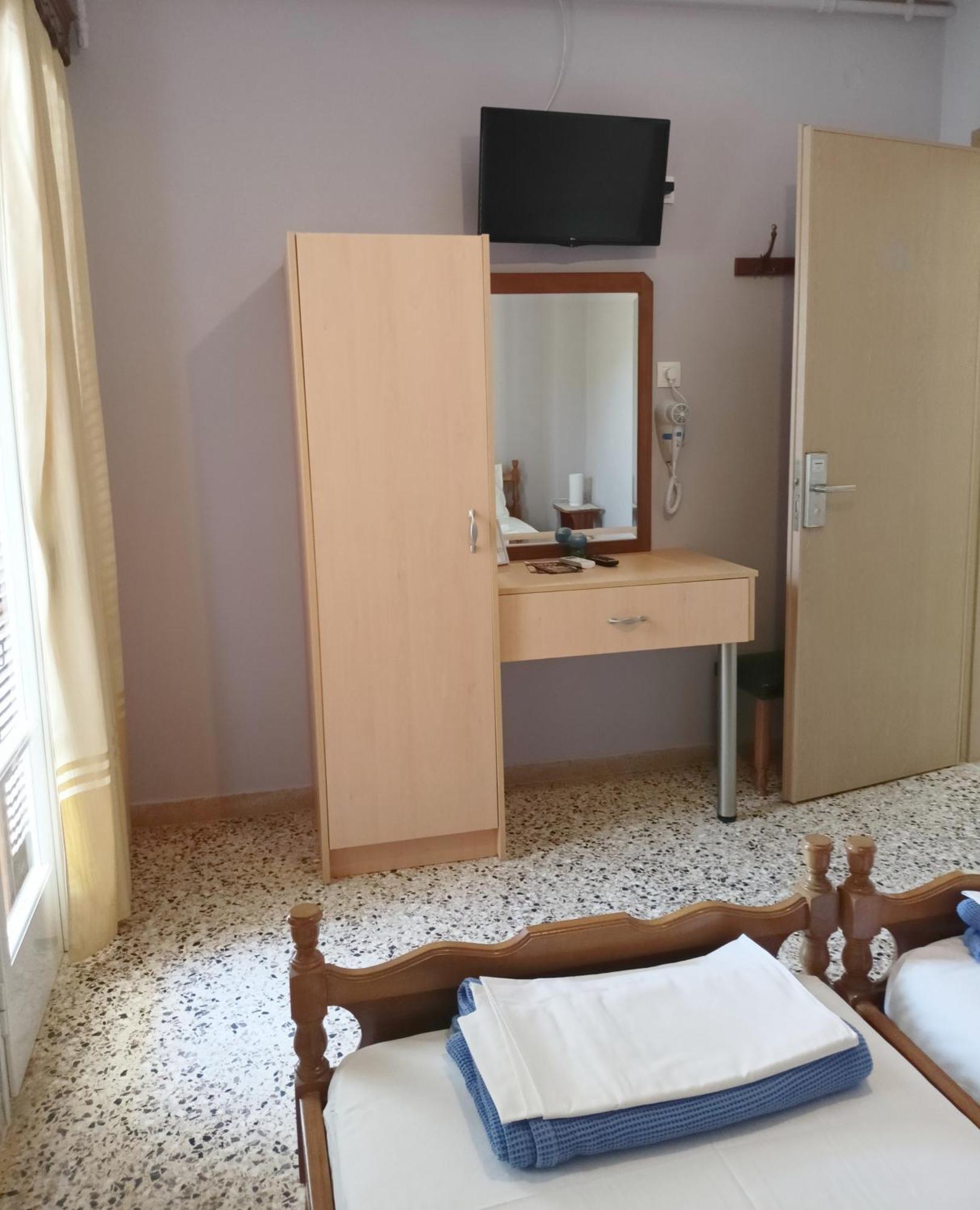 Finikas Rooms Agia Marina  Pokoj fotografie