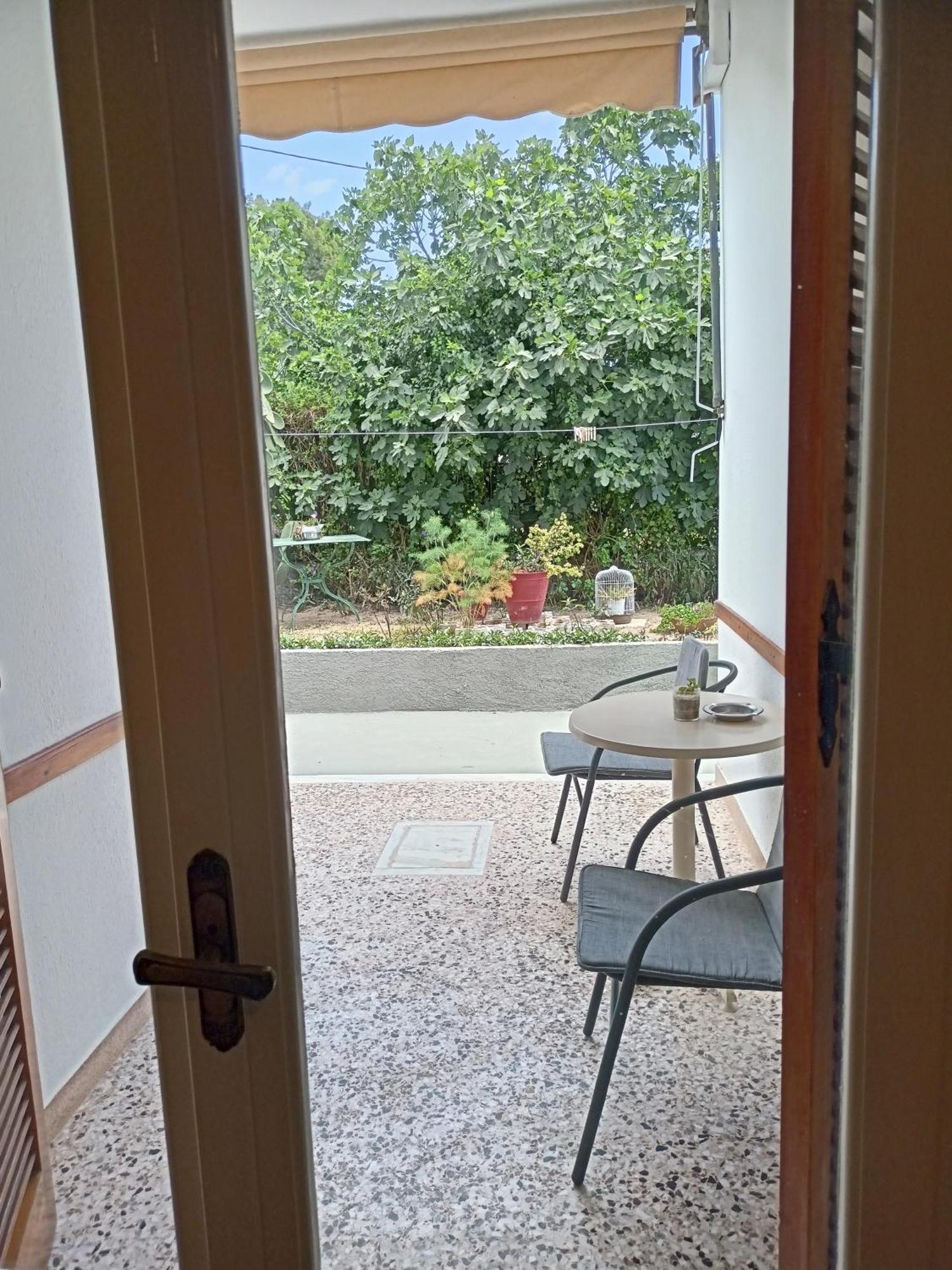 Finikas Rooms Agia Marina  Pokoj fotografie