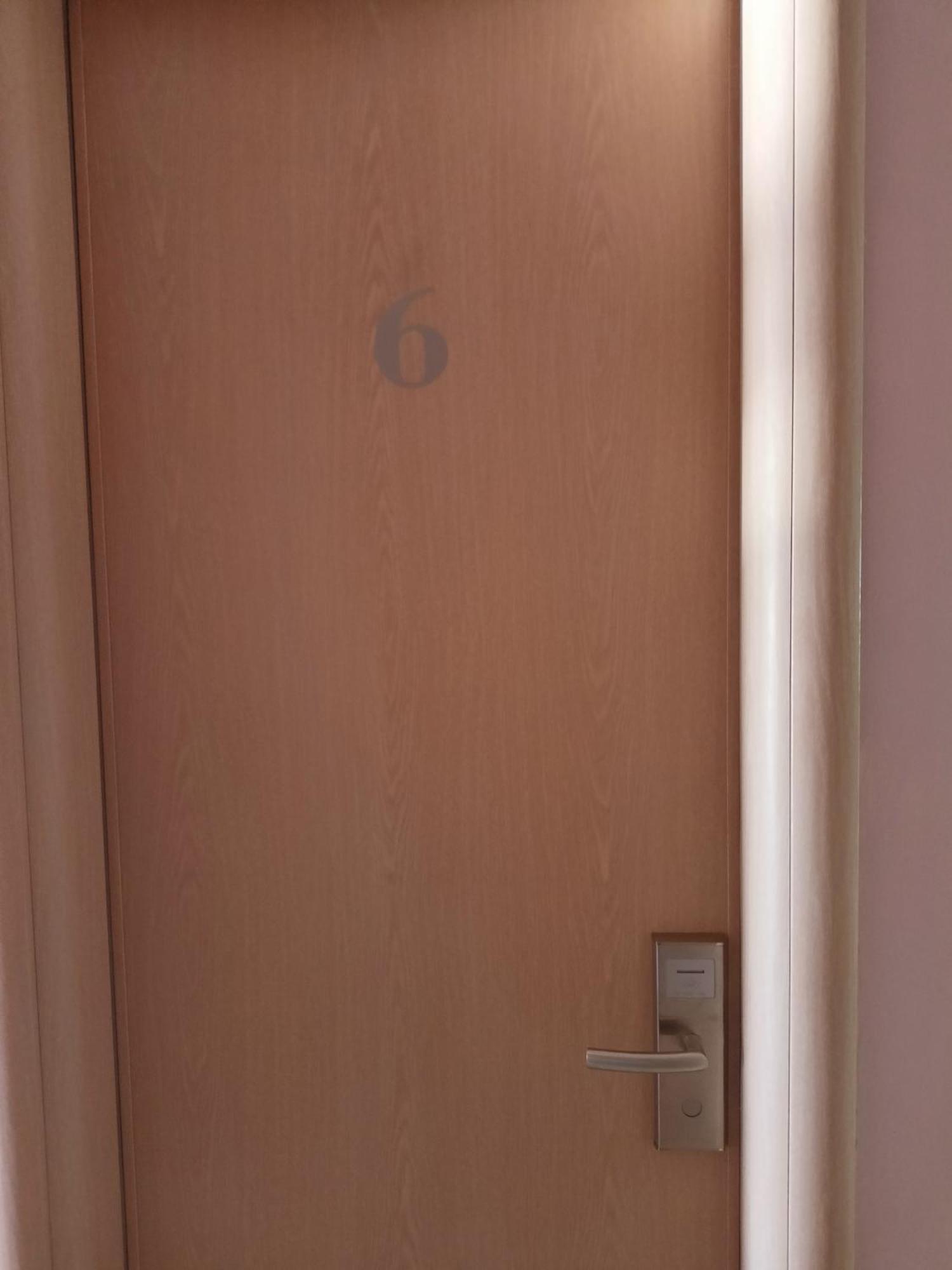 Finikas Rooms Agia Marina  Pokoj fotografie