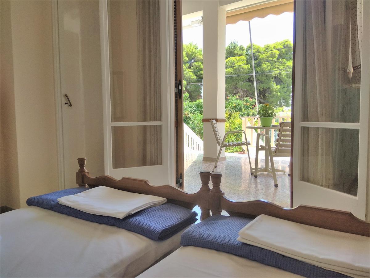 Finikas Rooms Agia Marina  Exteriér fotografie