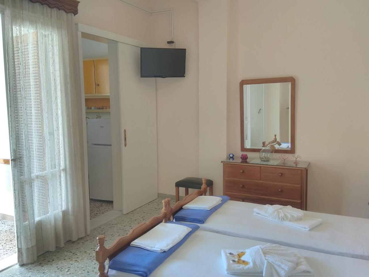 Finikas Rooms Agia Marina  Exteriér fotografie