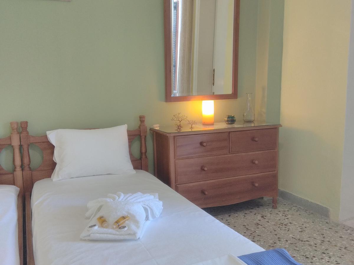 Finikas Rooms Agia Marina  Exteriér fotografie
