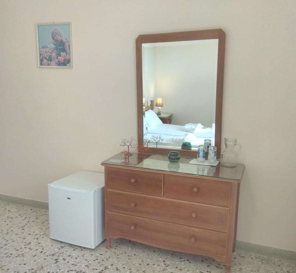 Finikas Rooms Agia Marina  Exteriér fotografie